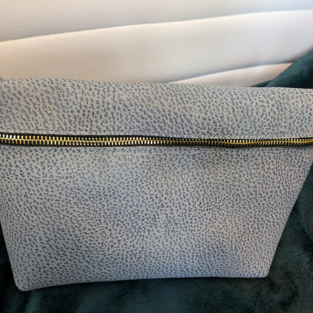 🤍💙🩶🦄Portland Leather Large Makeup Bag In Fog